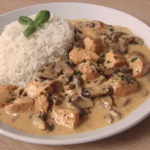 Creamy Mushroom Chicken with Rice